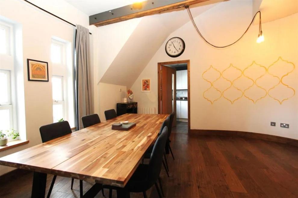 Large New-York Style Penthouse Apartment In Leeds City Centre With Contactless Check In Екстериор снимка