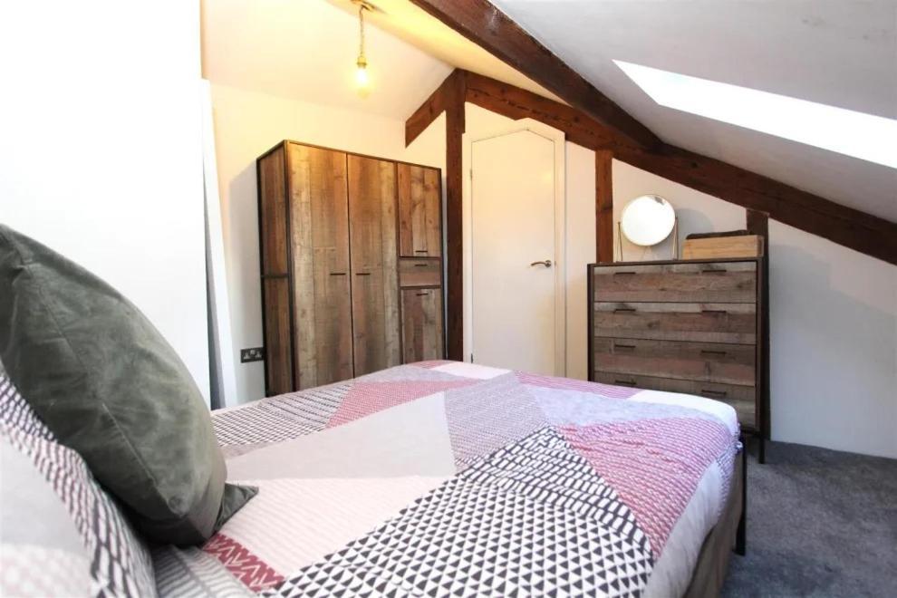Large New-York Style Penthouse Apartment In Leeds City Centre With Contactless Check In Екстериор снимка