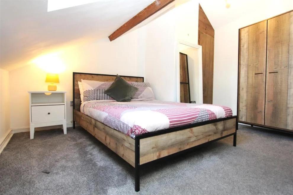 Large New-York Style Penthouse Apartment In Leeds City Centre With Contactless Check In Екстериор снимка